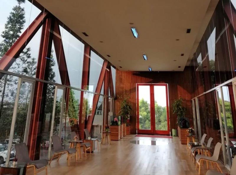 Lampu UVC di area ruangan kantor PT Eigerindo MPI