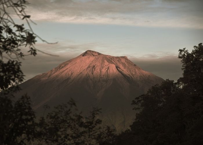 gunung berapi di indonesia