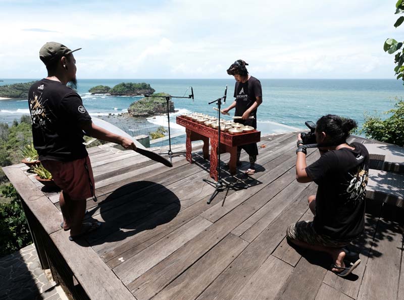 Proses rekaman lagu untuk Music for Adventure dilakukan di outdoor