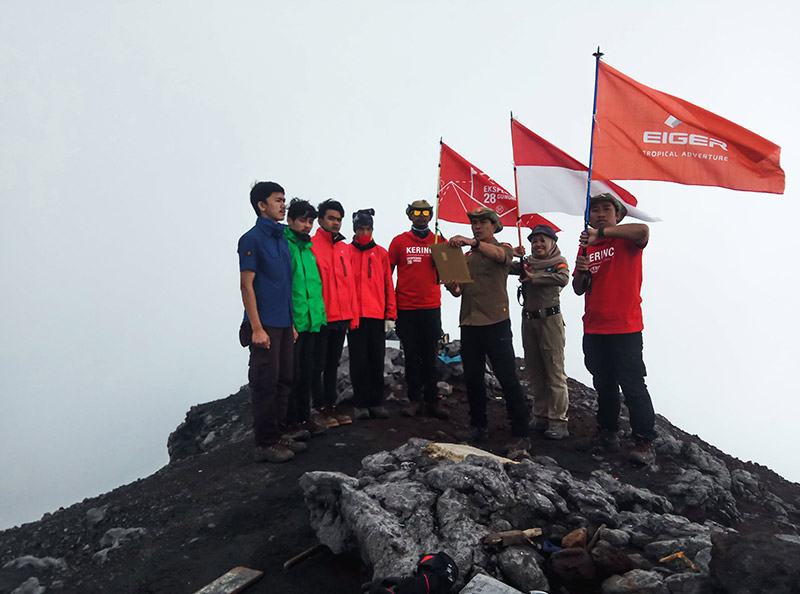 TIM PENDAKI EKSPEDITOR DI GUNUNG KERINCI JAMBI