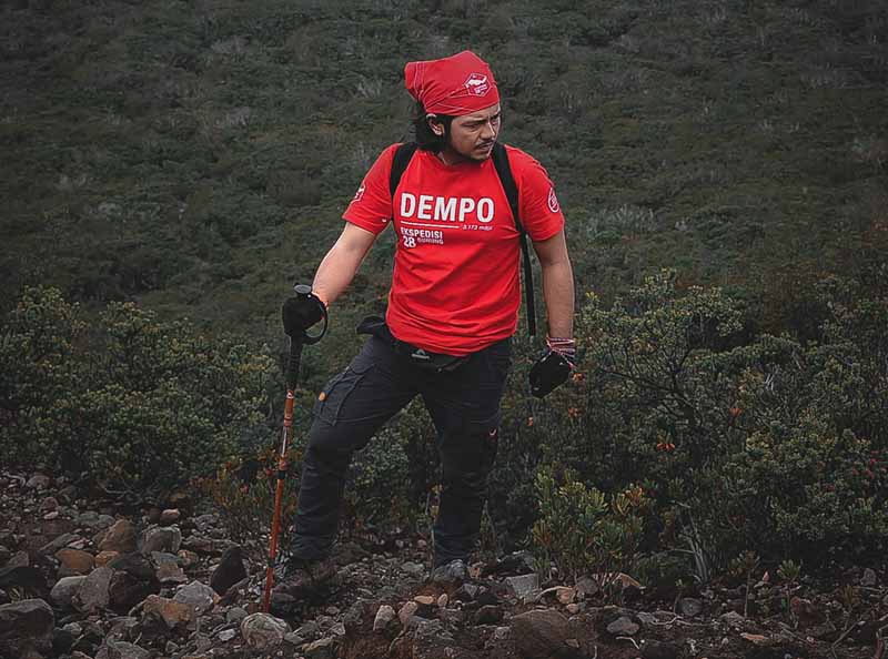 KAOS GUNUNG DEMPO EDISI SPESIAL EKSPEDISI 28 GUNUNG - RAMON Y TUNGKA