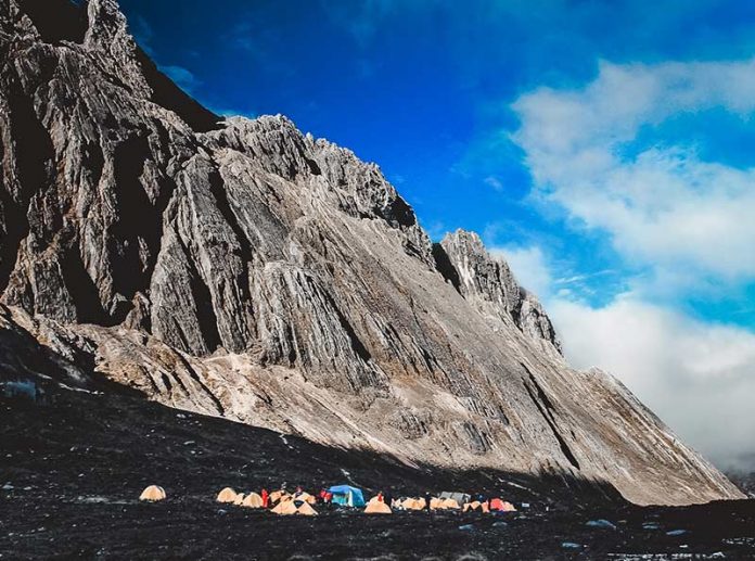 GUNUNG CARSTENSZ, PAPUA – KILAS BALIK EKSPEDISI 28 GUNUNG