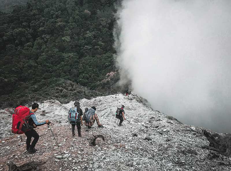 EKSPEDISI 28 GUNUNG DI PATAH