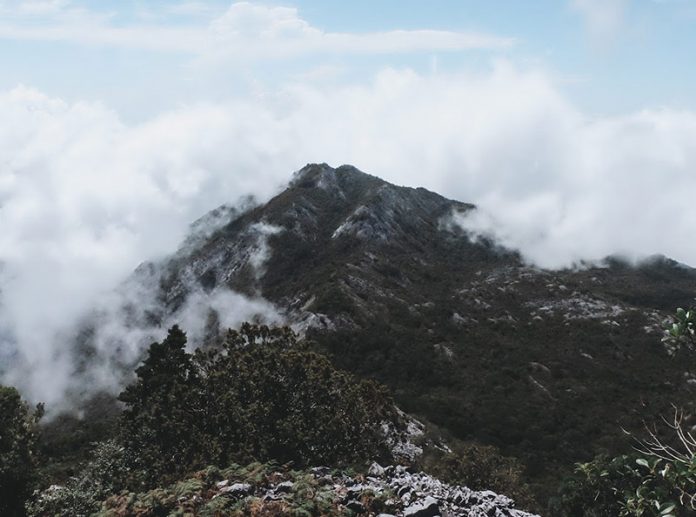 Gunung Binaya Maluku Kilas Balik 28 Gunung