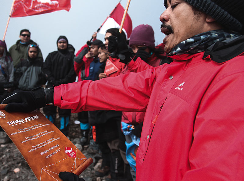PEMBACAAN TEKS SUMPAH PEMUDA DI RINJANI