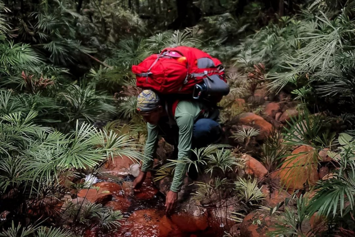 menjaga kelestarian lingkungan