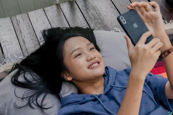 menggunakan sosial media dengan bijak