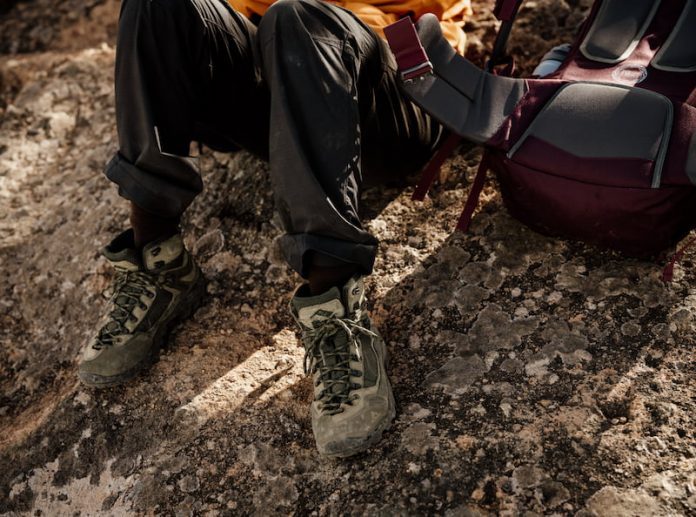 peralatan mendaki gunung