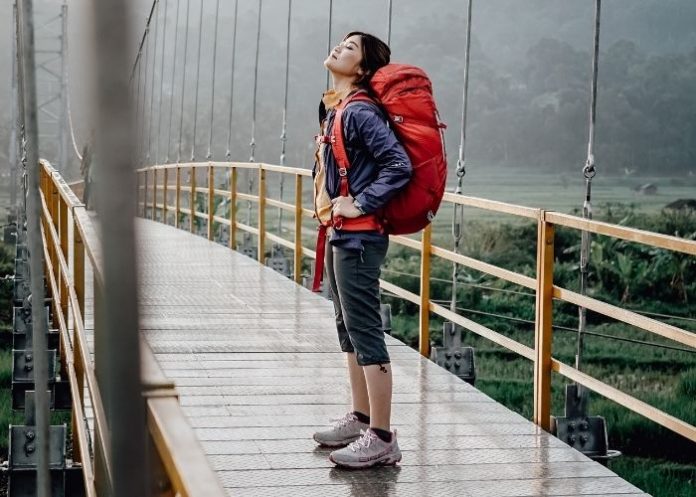 outfit naik gunung wanita