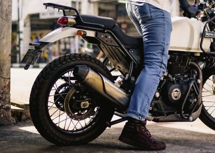 luka jatuh dari motor di lutut