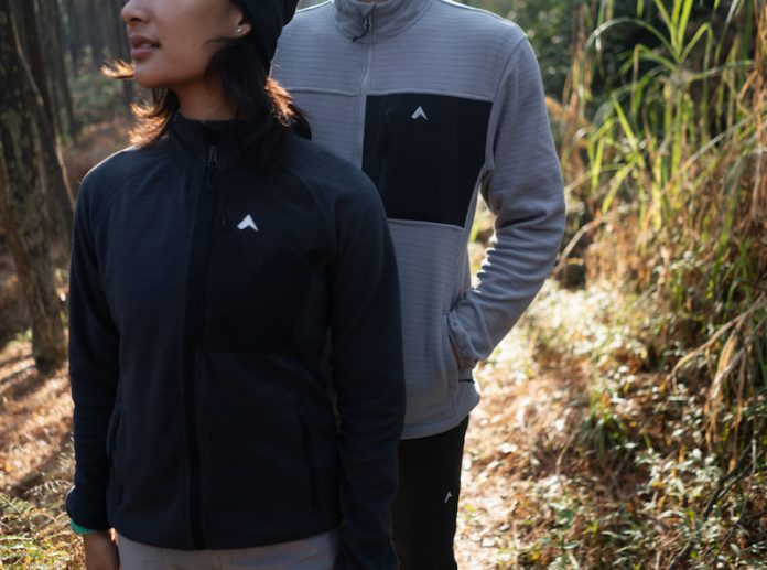 jaket gunung waterproof