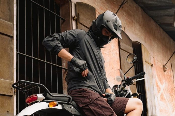 rekomendasi jaket windbreaker