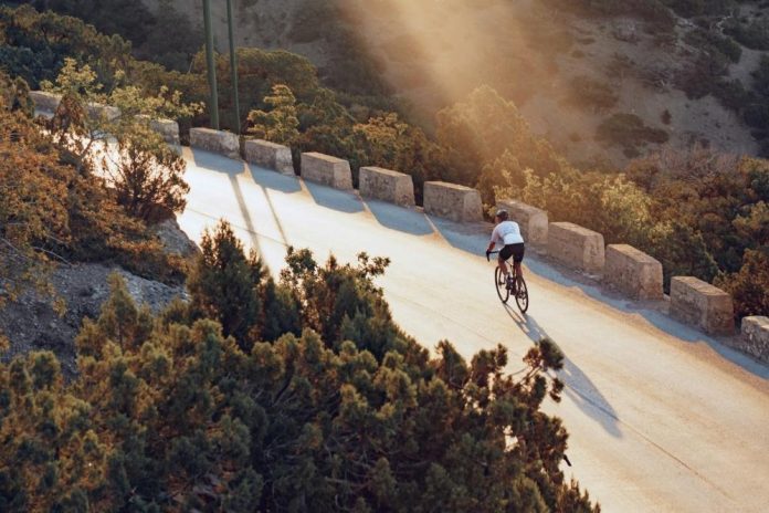 safety riding, aturan berkendara, aman bersepeda,