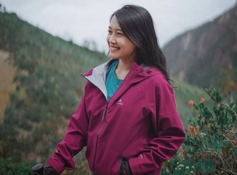 outfit ke bromo wanita