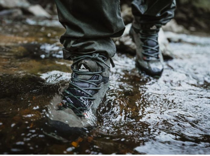 Mengeringkan Sepatu Dengan Cepat