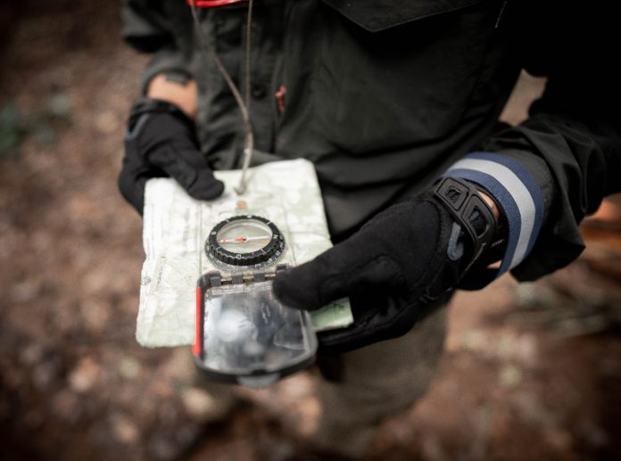 cara mengetahui arah mata angin