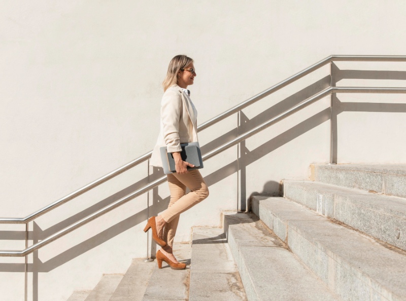 Pastikan Tangga dalam Keadaan Kering