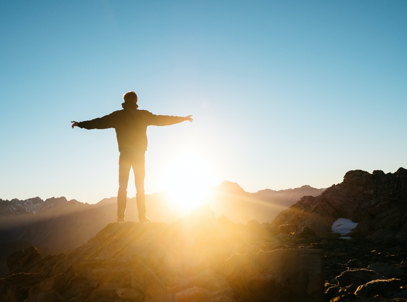 cara mengetahui arah mata angin