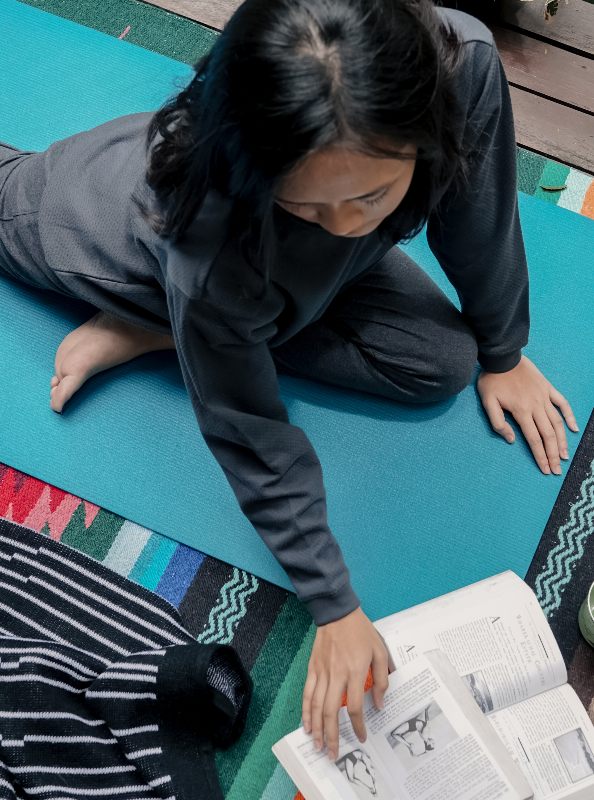 akhir meditasi dengan perlahan