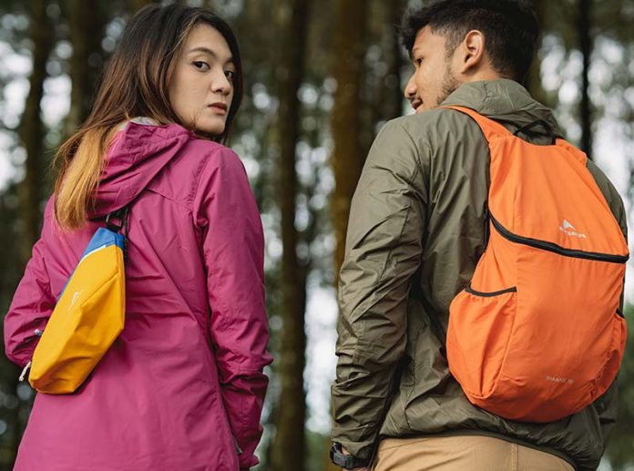 Bahan Jaket Parasut Yang Cocok Saat Outdoor