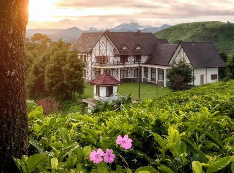 14. Rumah Putih Cukul