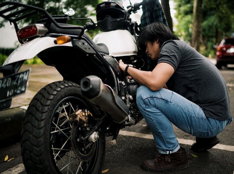 3. Gunakan Oli dan Busi Berkualitas