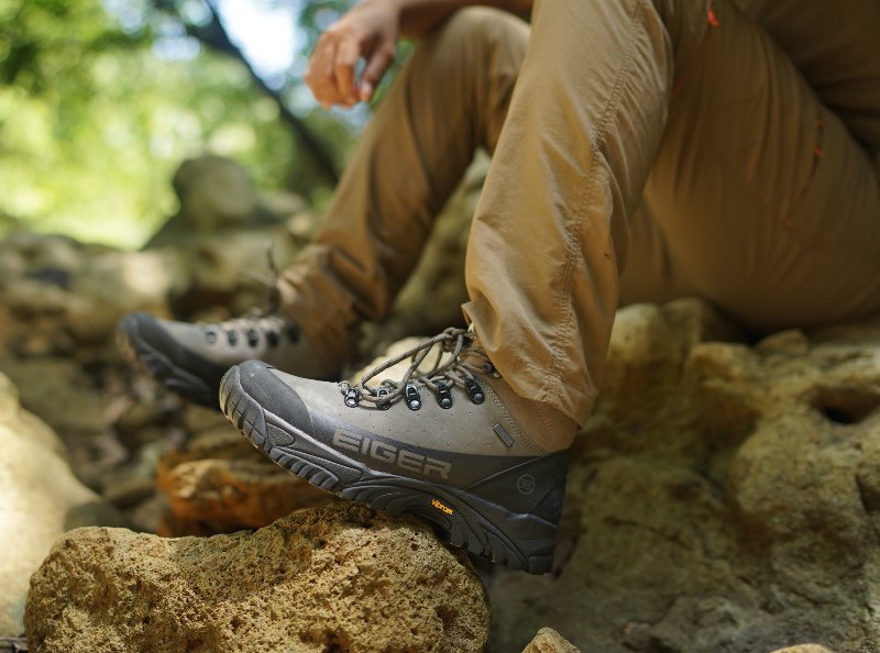 rekomendasi sepatu pria