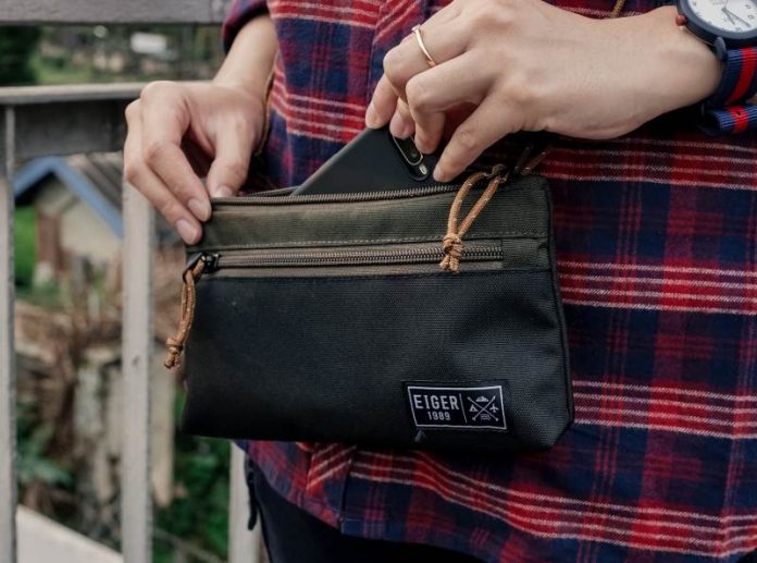 apakah di pesawat boleh main hp