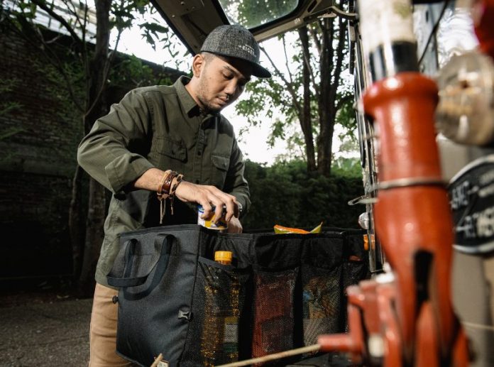 liburan saat musim hujan