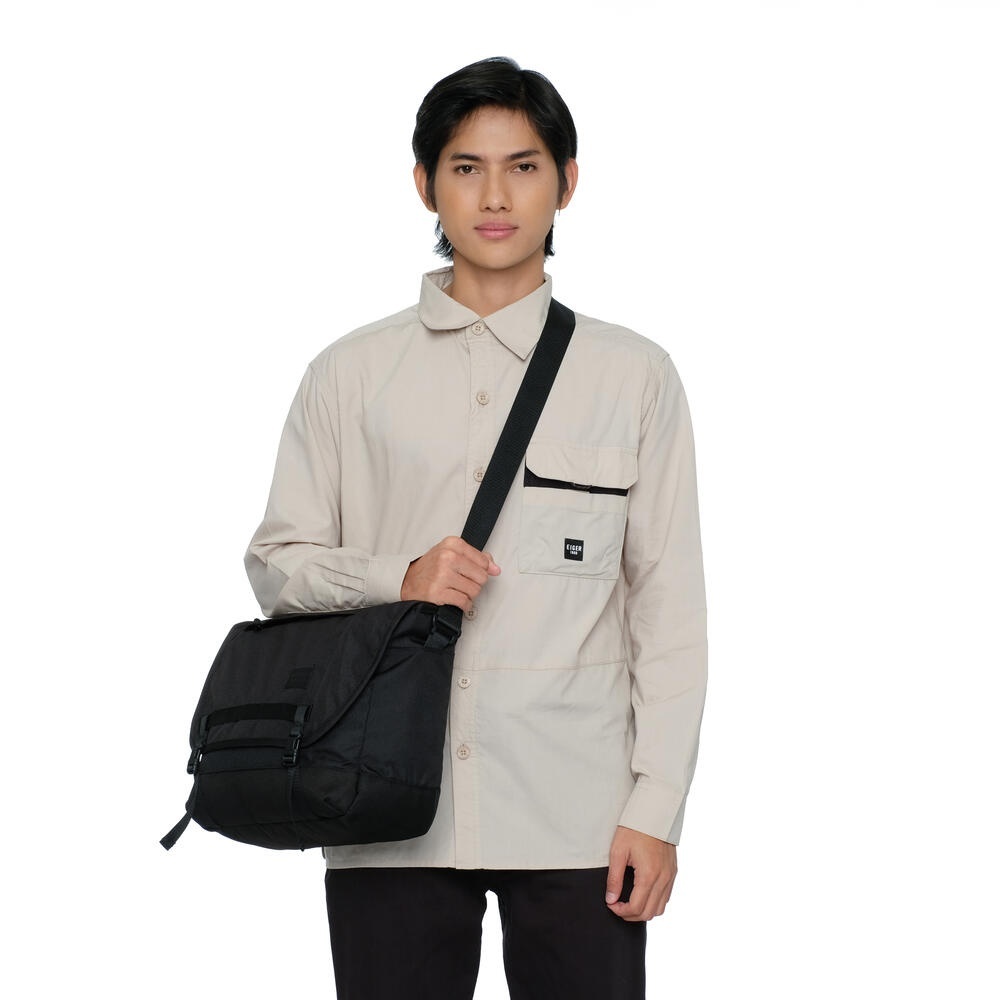 Derail Messenger Laptop 14” merupakan sling bag pria dari EIGER