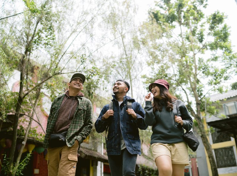 liburan saat musim hujan