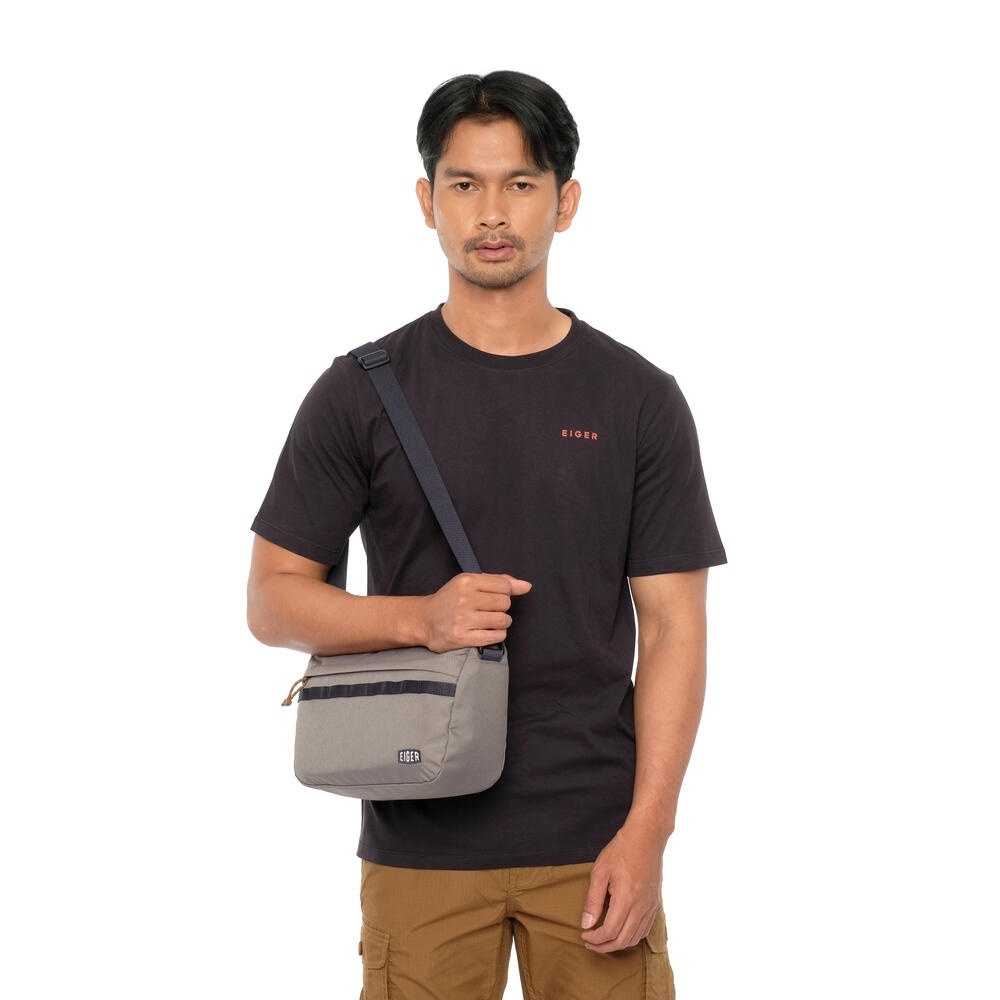 Tourer 2.0 Shoulder 1A merupakan sling bag pria dari EIGER