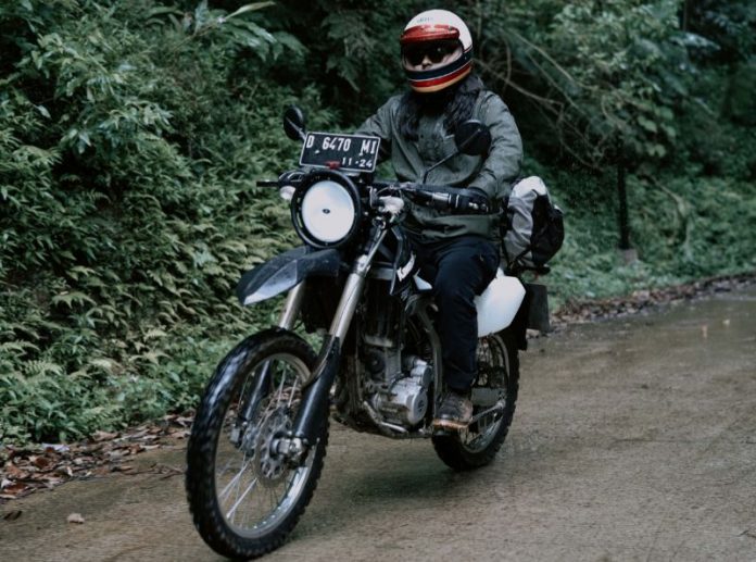 Tips Merawat Motor Saat Musim Hujan