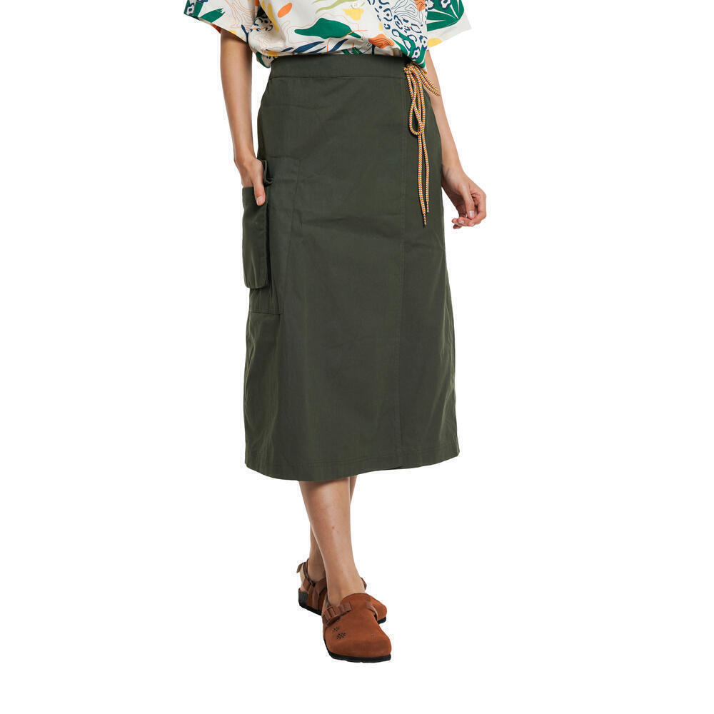 women trisha midi skirt merupakan rok lilit midi dari EIGER