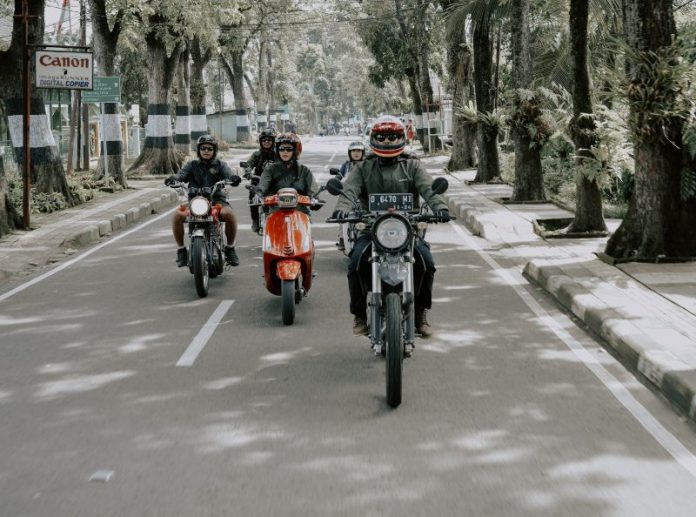cara membuka kunci stang motor yang terkunci