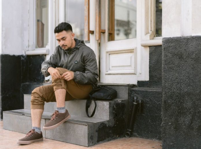 rekomendasi sepatu kuliah pria