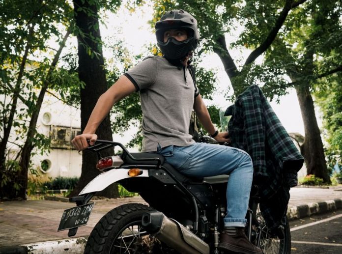 Apakah naik motor bisa membakar kalori?