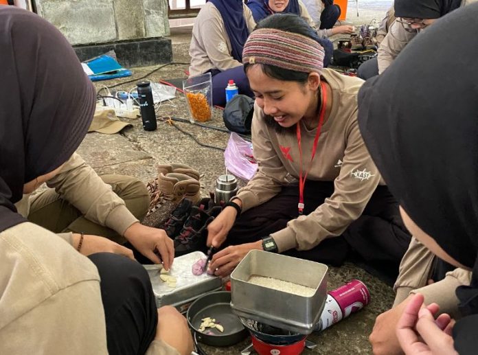 cara-memasak-nasi-dengan-nesting