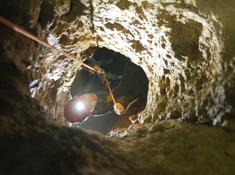 caving di cikarae