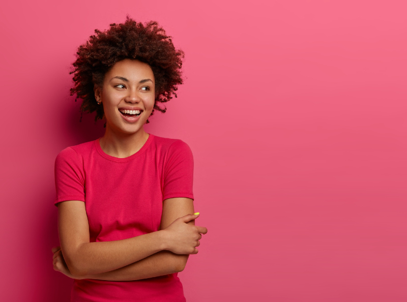 warna baju yang cocok untuk kulit sawo matang