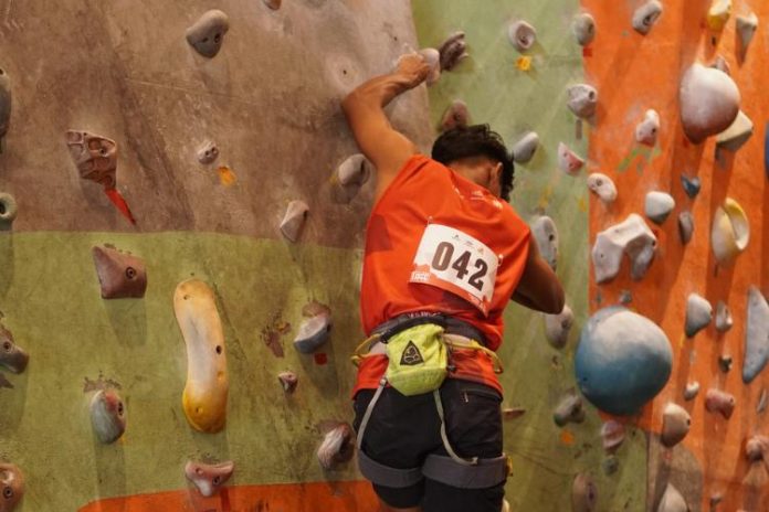 olahraga panjat tebing