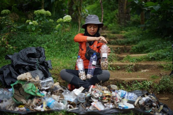pemanfaatan limbah plastik