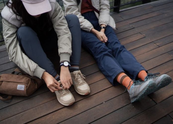 sepatu buat jalan jalan