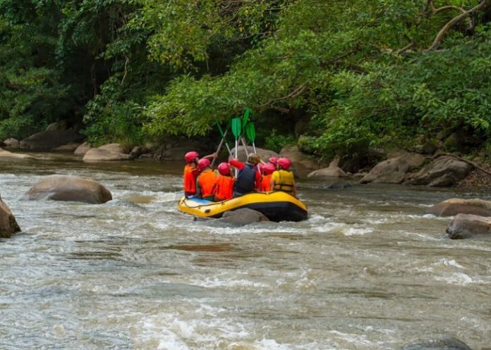 rafting sungai