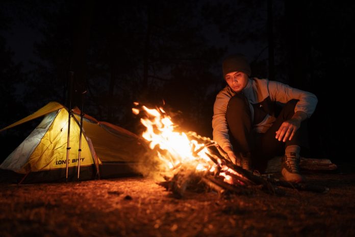 cara membuat api saat hujan