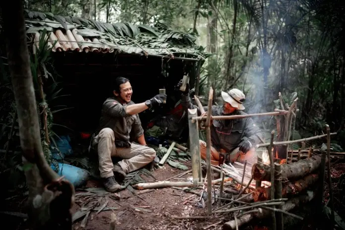 tempat berlindung sementara di hutan