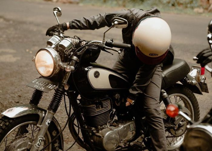 peraturan naik motor