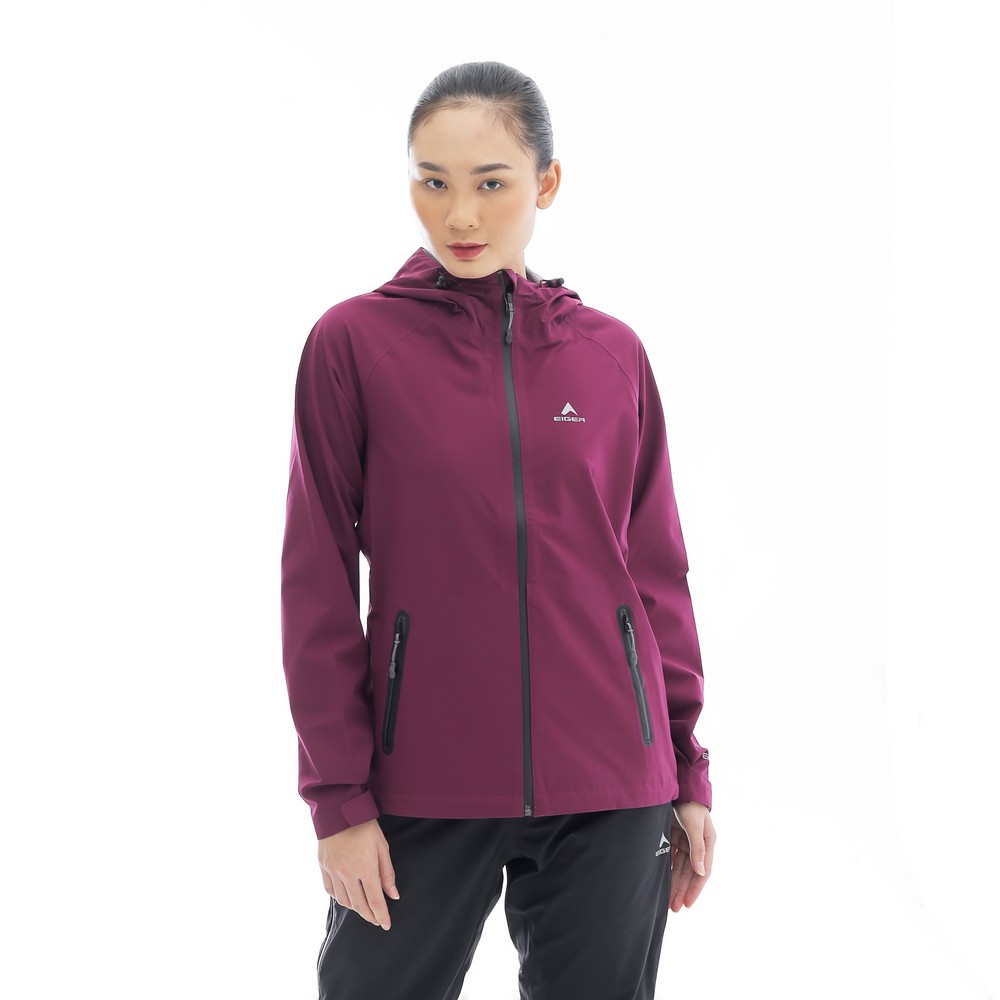 Aquapura WTP Jacket merupakan Rekomendasi Jaket Waterproof dari EIGER
