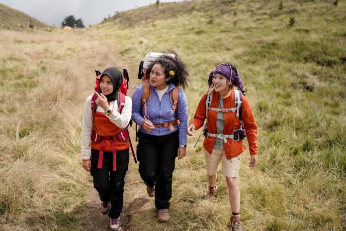 celana gunung wanita