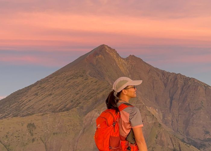 gunung di indonesia dengan sunrise terbaik